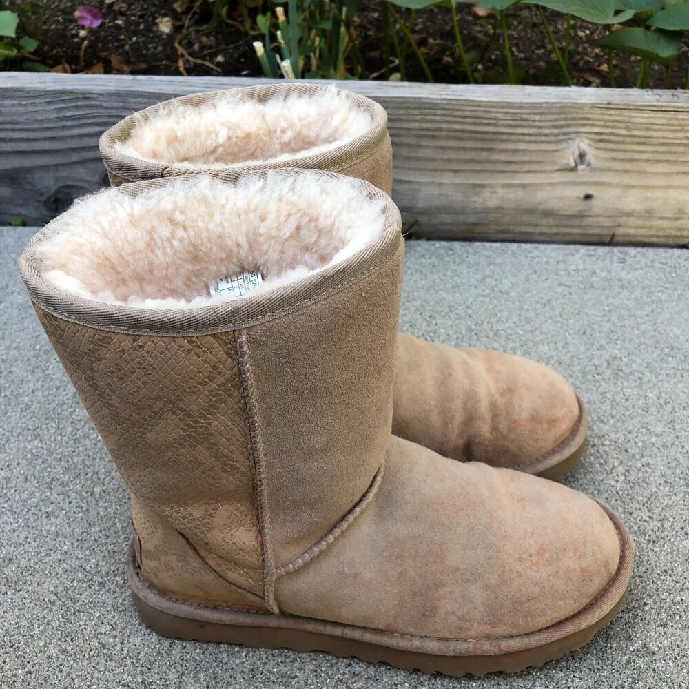 UGG Australia Classic Short Metallic Snake Boots 7 W Sand Leather 1101473 Shoes​